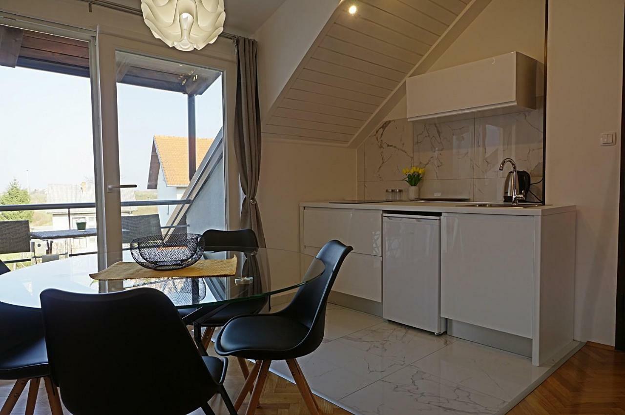 Apartman Studio Sonas 3 With Free Private Parking Karlovac Exterior photo
