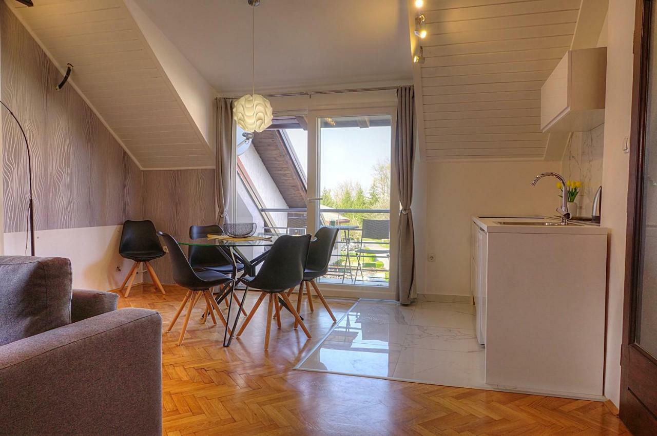 Apartman Studio Sonas 3 With Free Private Parking Karlovac Exterior photo