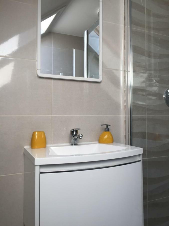Apartman Studio Sonas 3 With Free Private Parking Karlovac Exterior photo