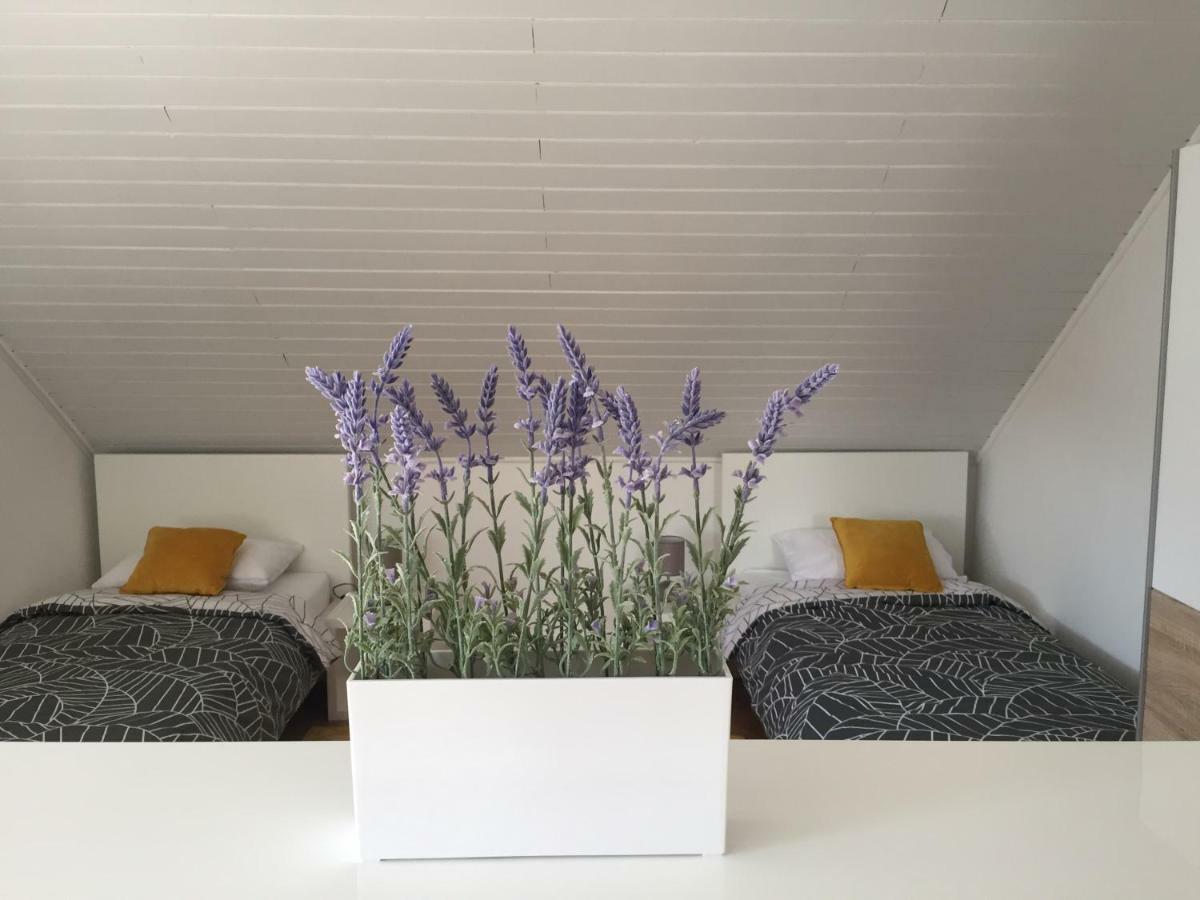 Apartman Studio Sonas 3 With Free Private Parking Karlovac Exterior photo